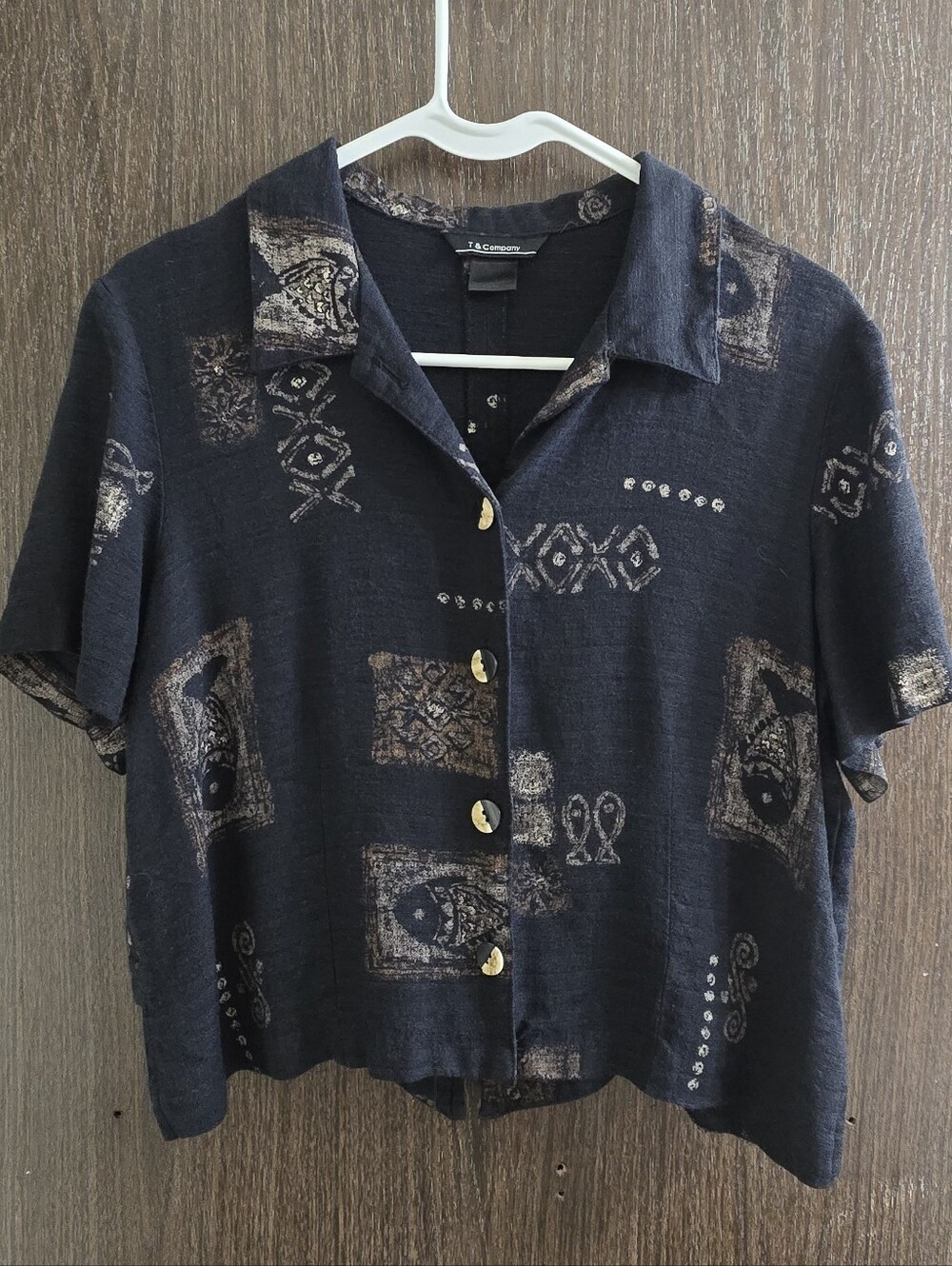 VINTAGE Open Slit Back Short-Sleeve Button Up Top